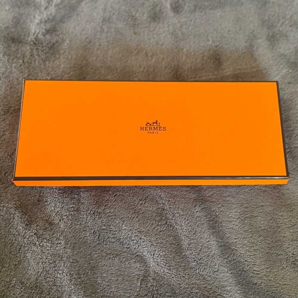 Hermes Box 9.75x4”